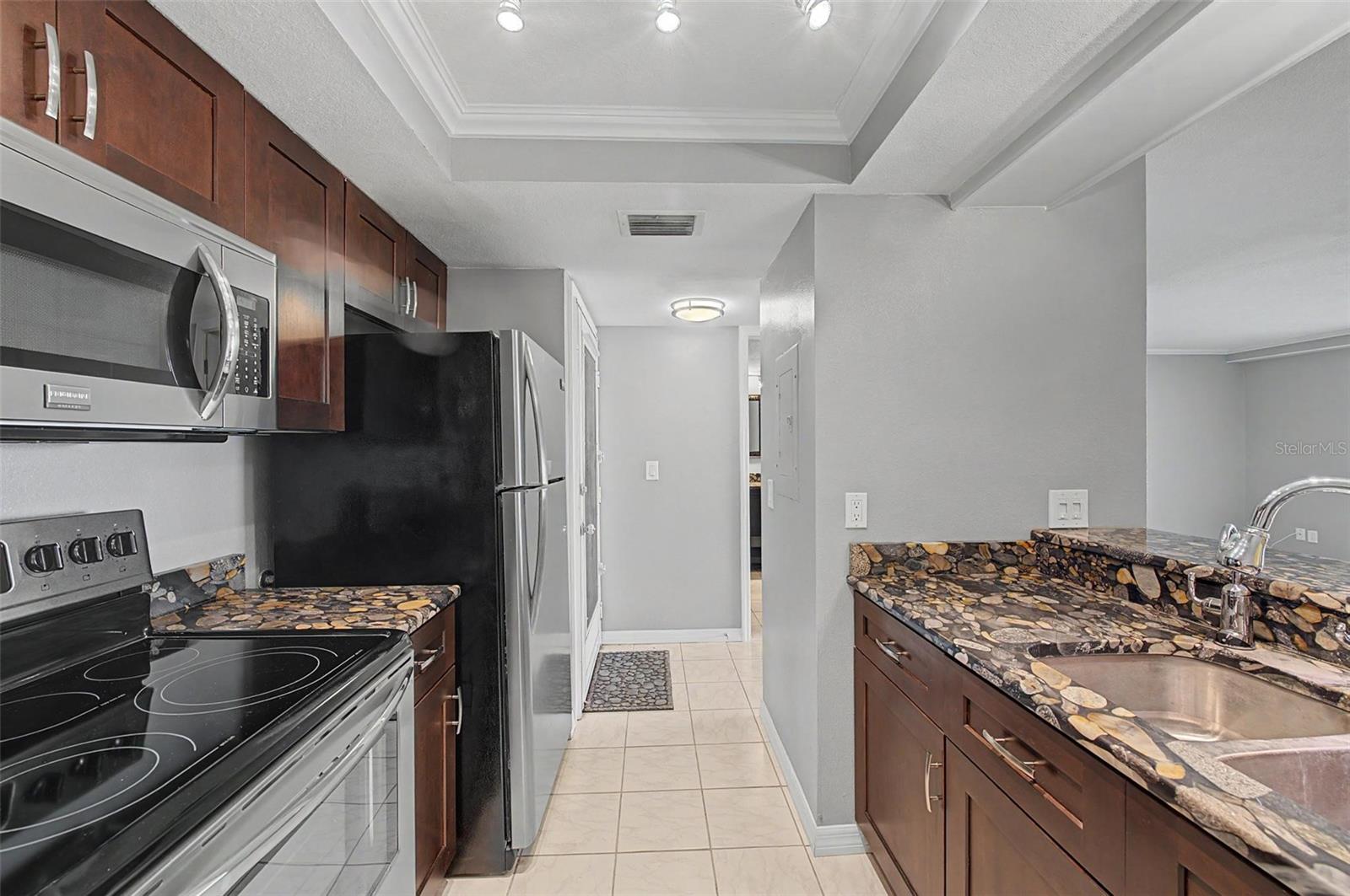 2618 COVE CAY DR #505 — photo 5