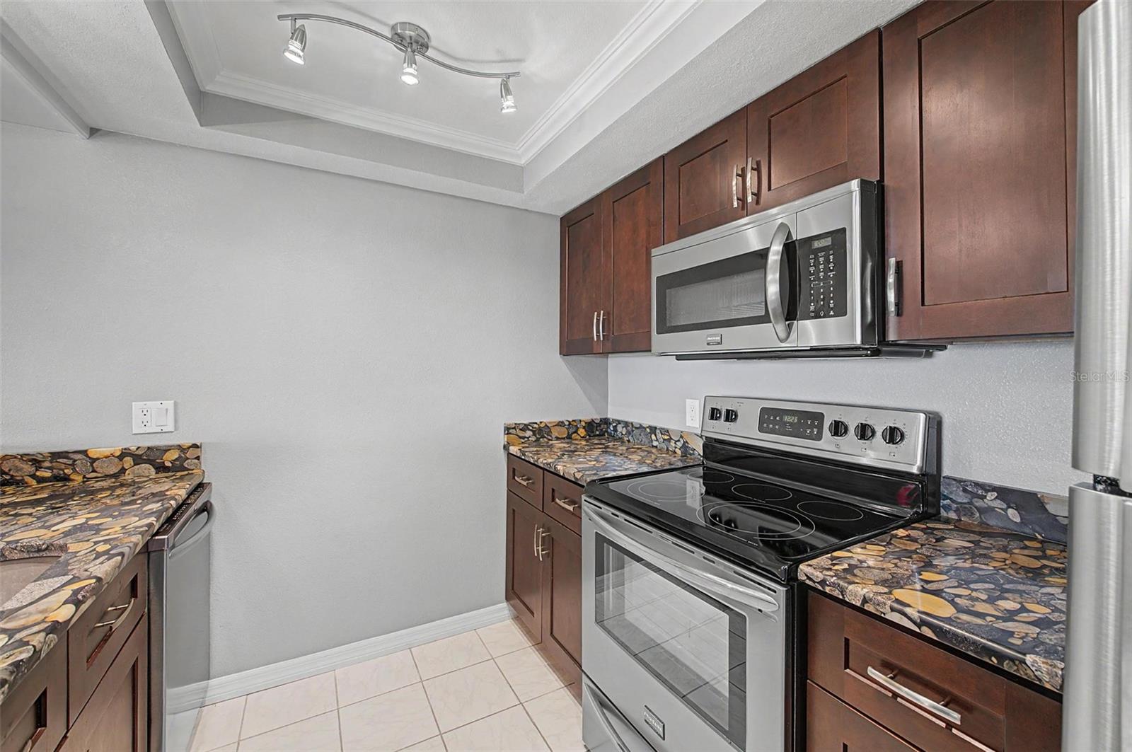 2618 COVE CAY DR #505 — photo 7