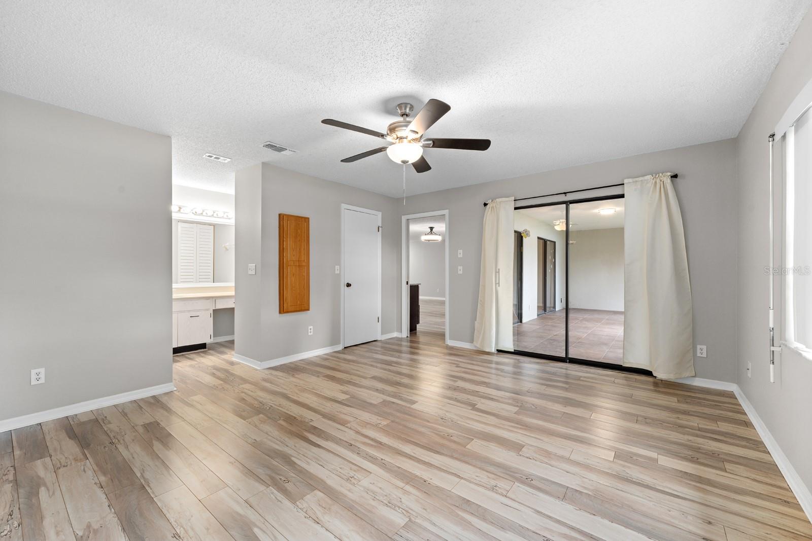 1409 LANGLEY DR #1409 — photo 16