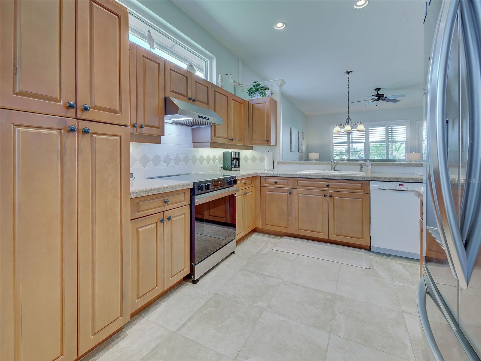 5011 SEAGRASS DR — photo 16