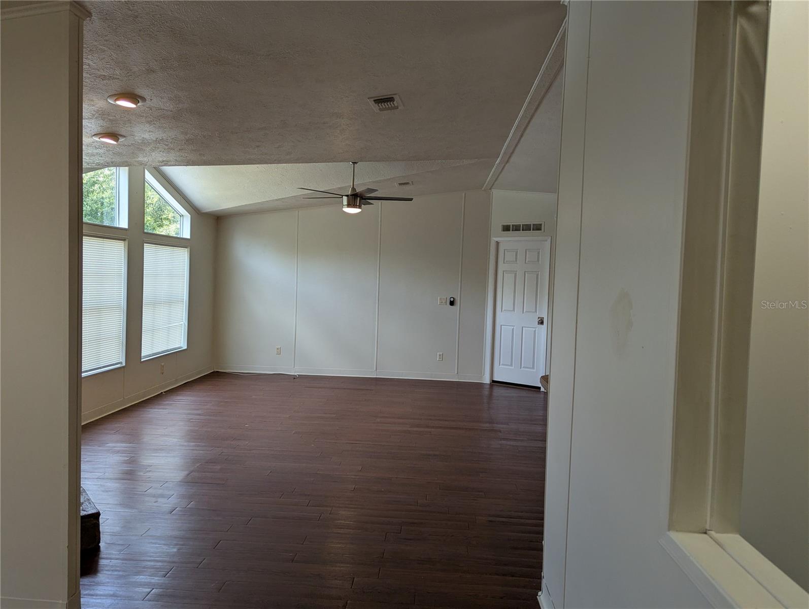 30517 CLEARVIEW DR — photo 22