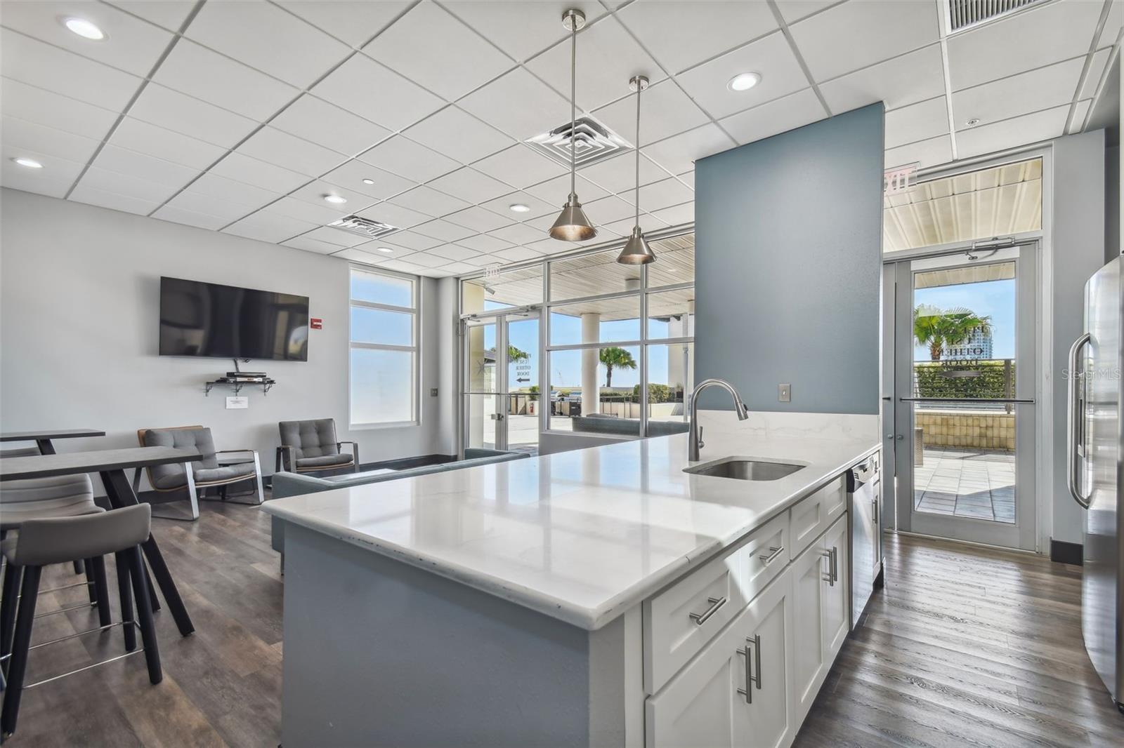 1120 E KENNEDY BLVD #1030 — photo 97