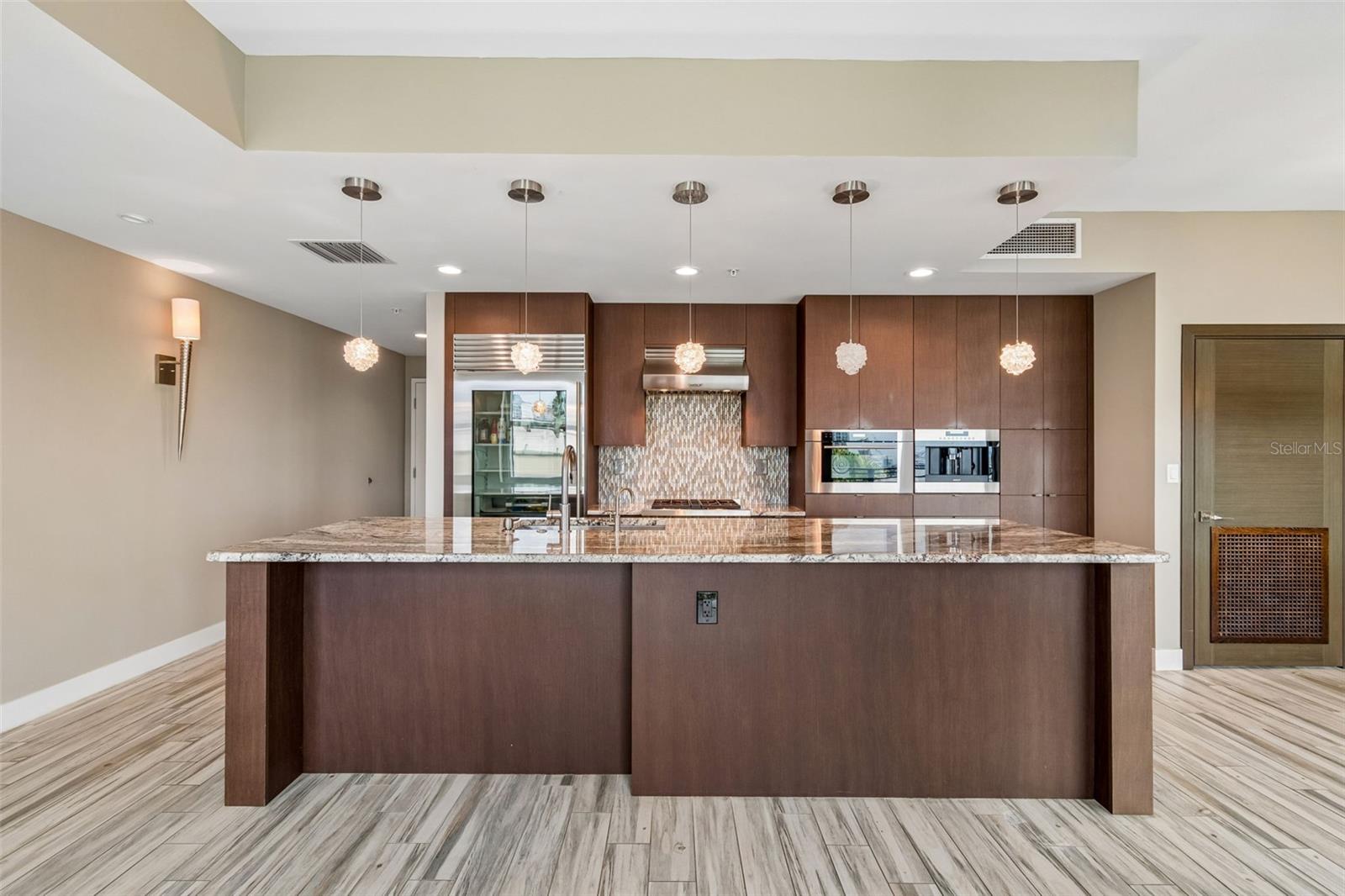 1120 E KENNEDY BLVD #1030 — photo 8