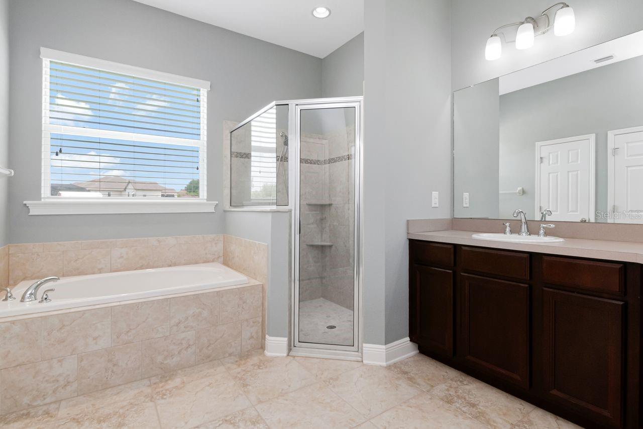 8703 ALAFIA HILLS DR — photo 39
