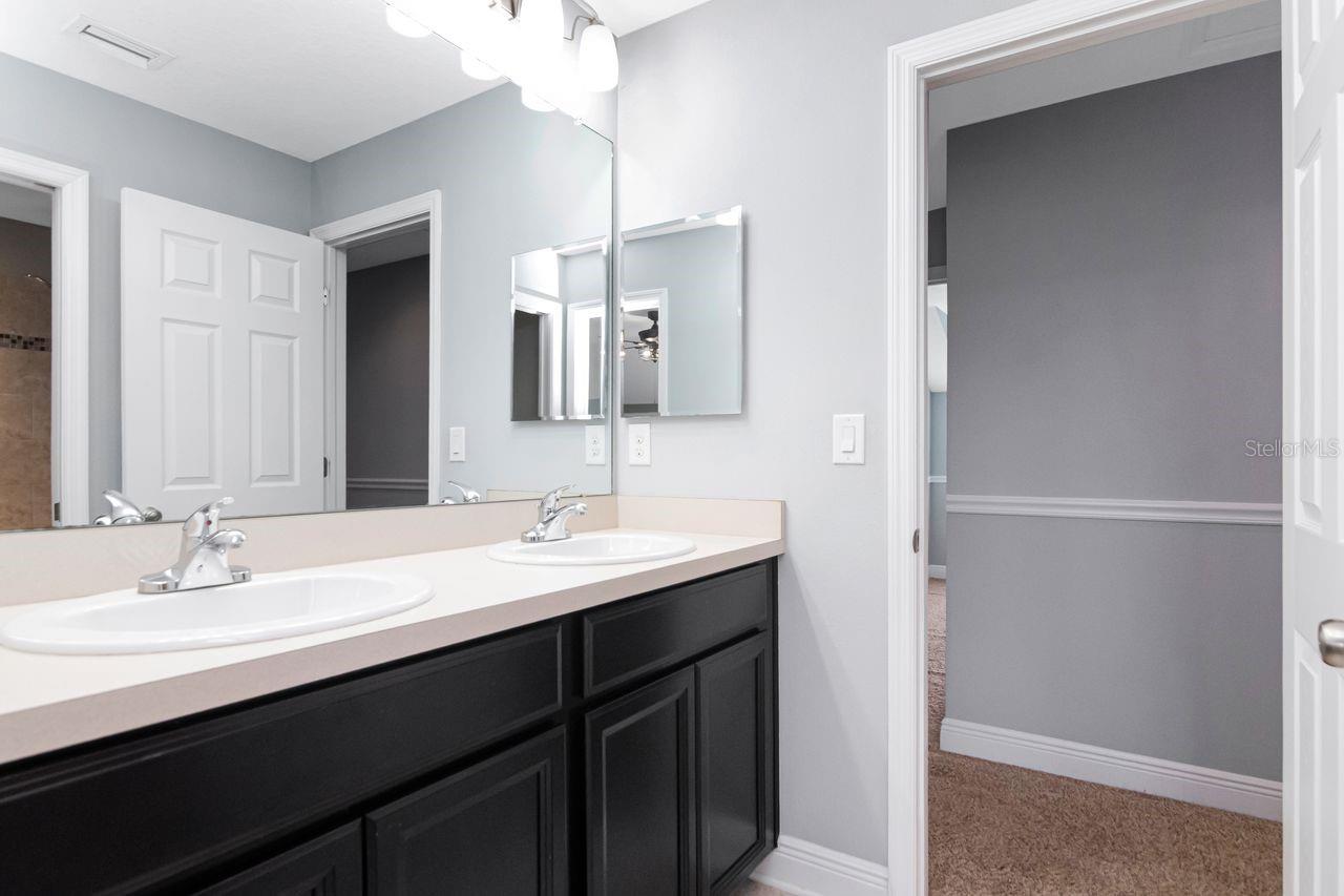 8703 ALAFIA HILLS DR — photo 43