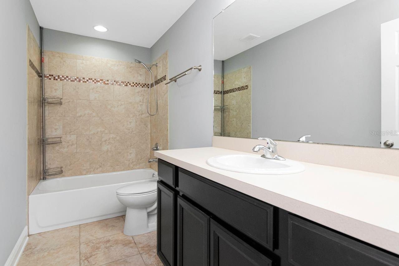 8703 ALAFIA HILLS DR — photo 41