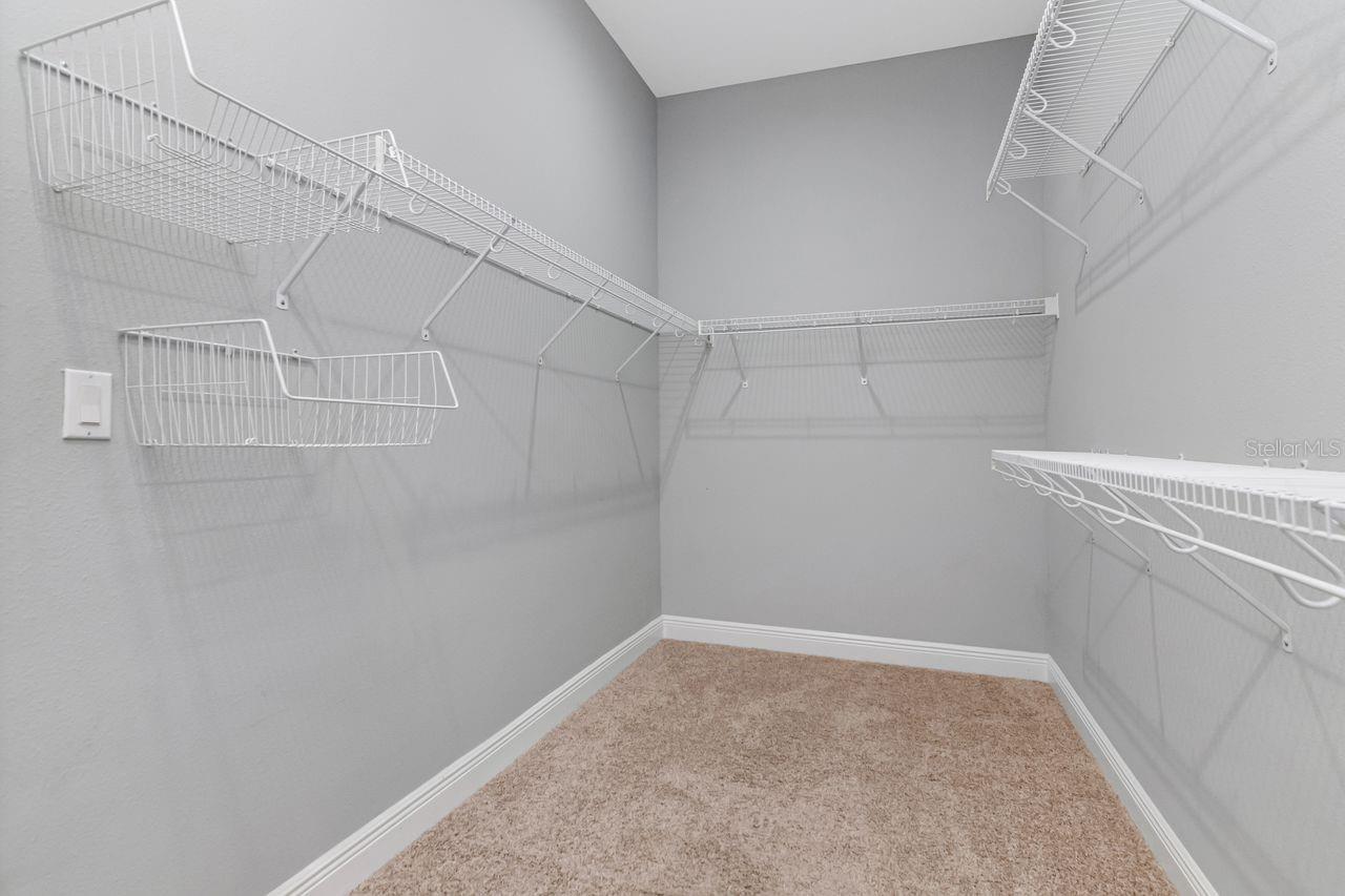 8703 ALAFIA HILLS DR — photo 37