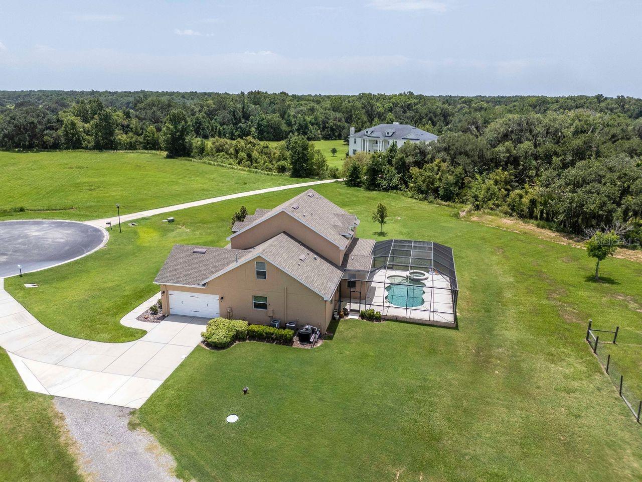 8703 ALAFIA HILLS DR — photo 76