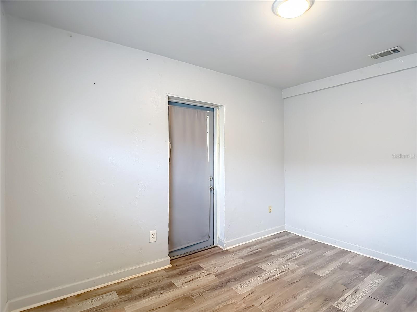 3313 W KATHLEEN ST — photo 30