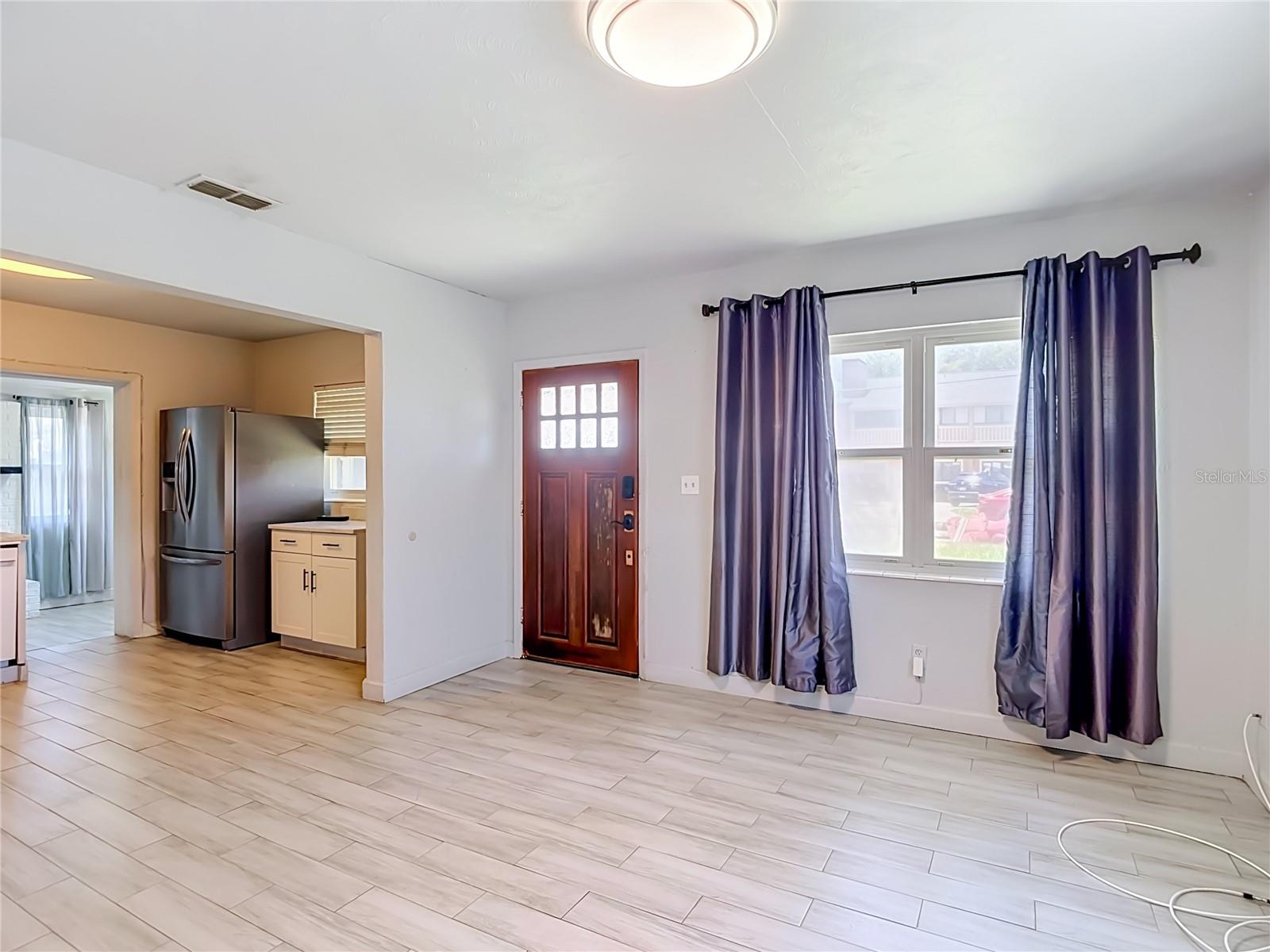 3313 W KATHLEEN ST — photo 9