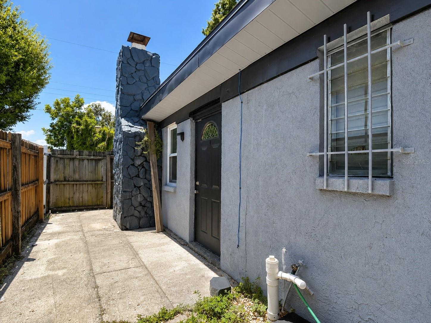 3313 W KATHLEEN ST — photo 40