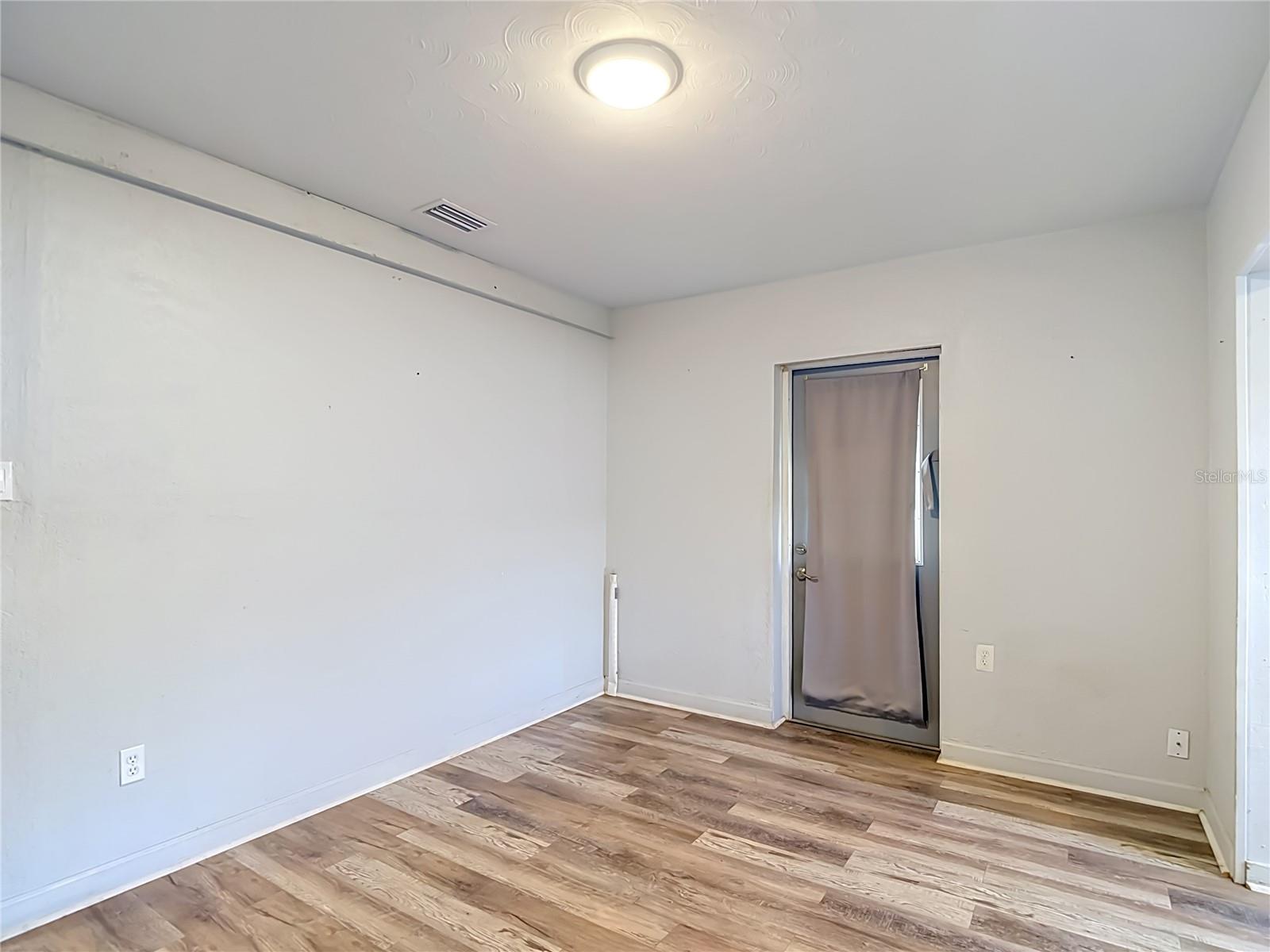 3313 W KATHLEEN ST — photo 15