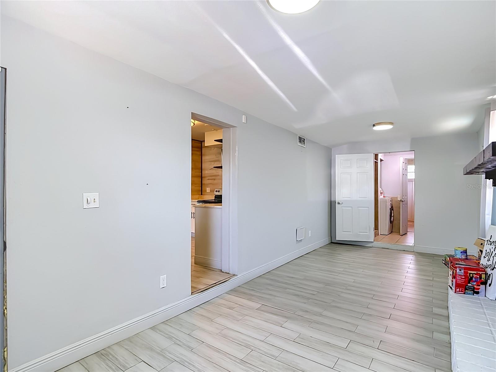 3313 W KATHLEEN ST — photo 23