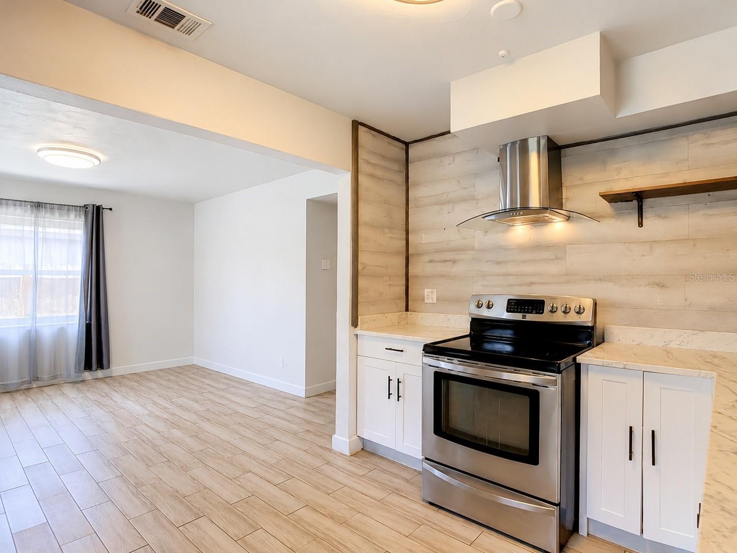 3313 W KATHLEEN ST — photo 8