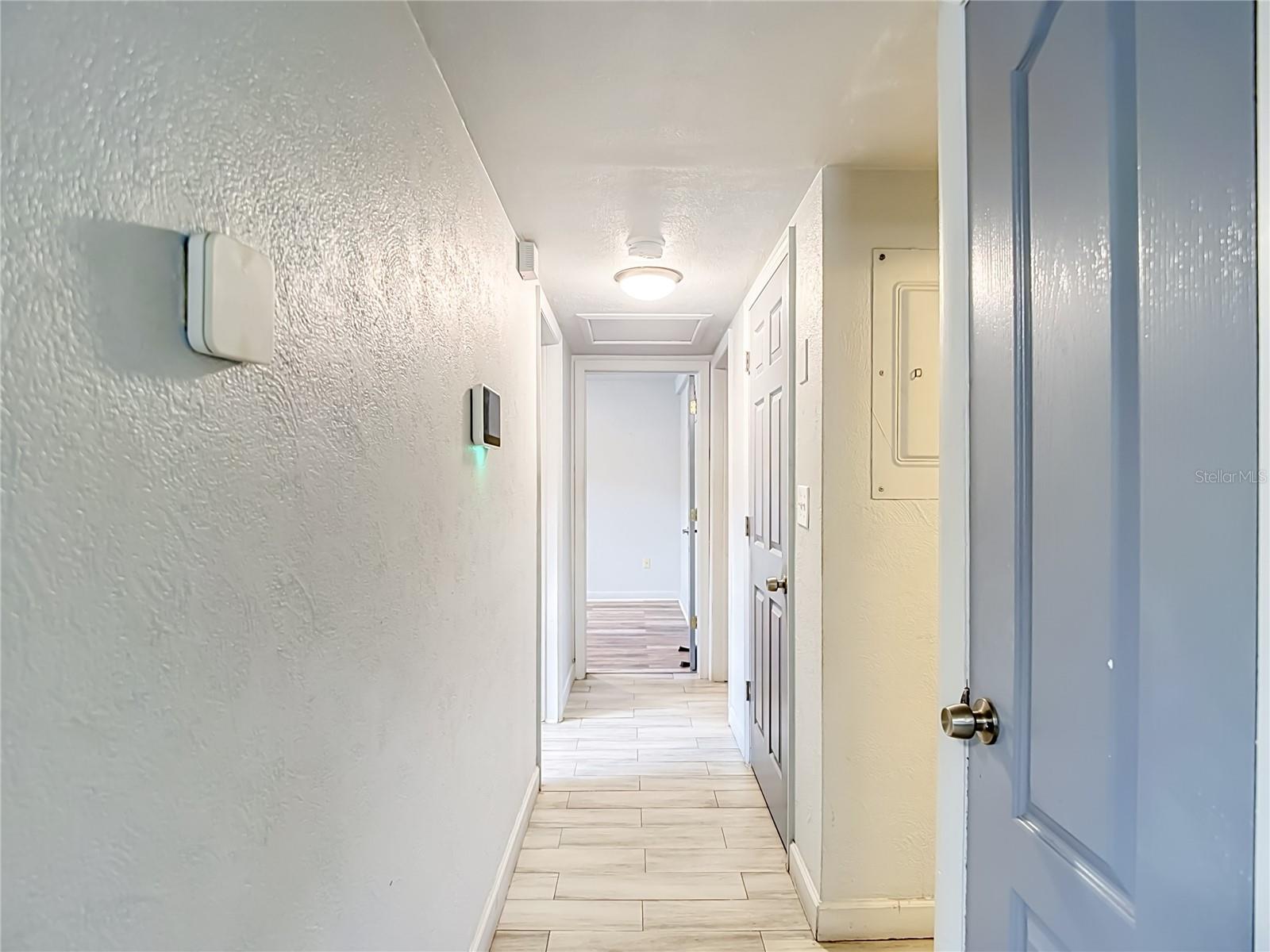 3313 W KATHLEEN ST — photo 25
