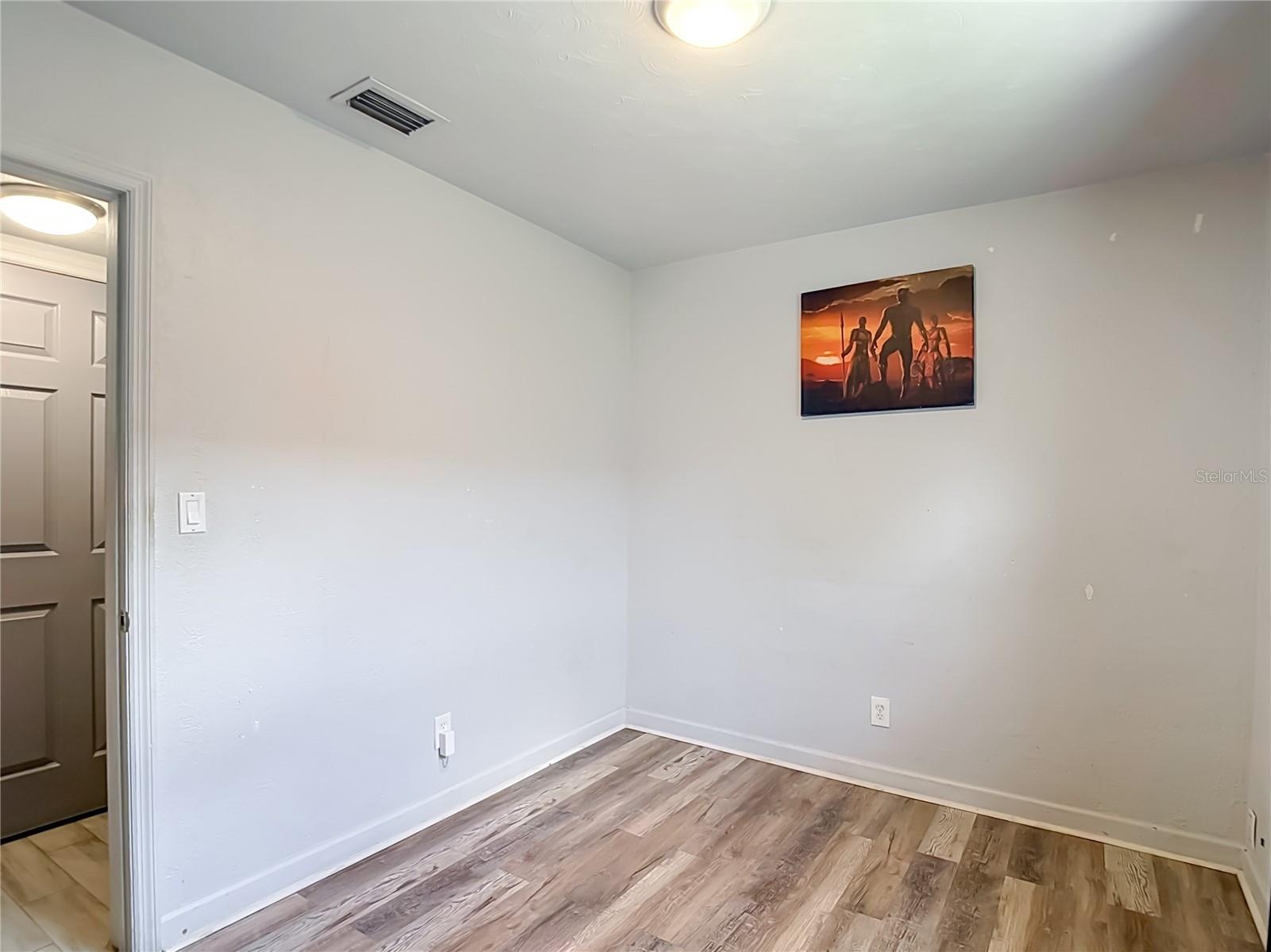 3313 W KATHLEEN ST — photo 29