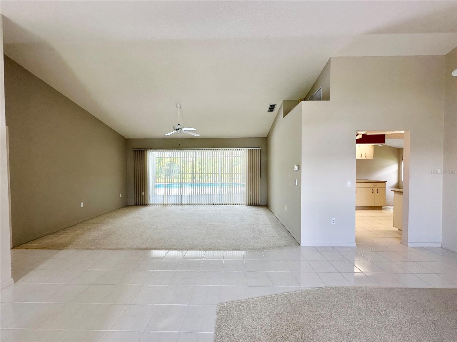 5024 SOUTHERN PINE CIR — photo 17