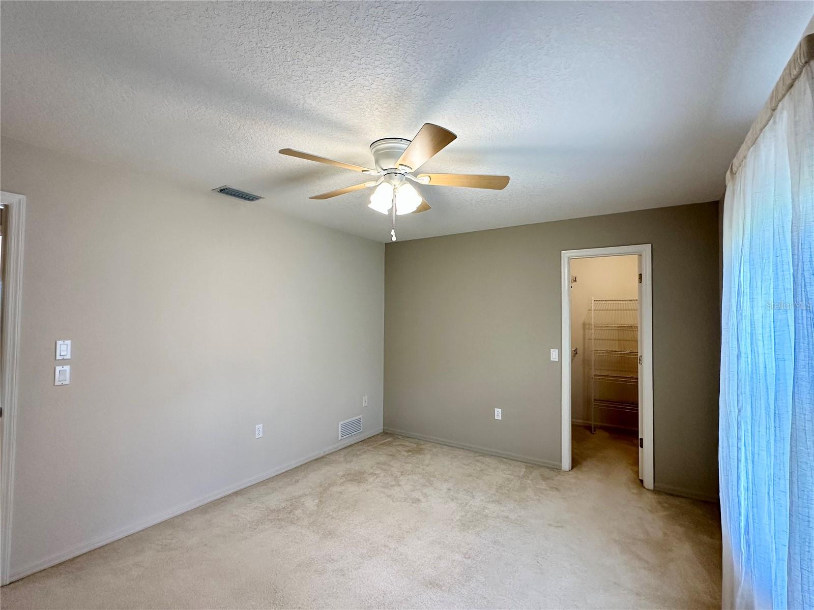 5024 SOUTHERN PINE CIR — photo 41