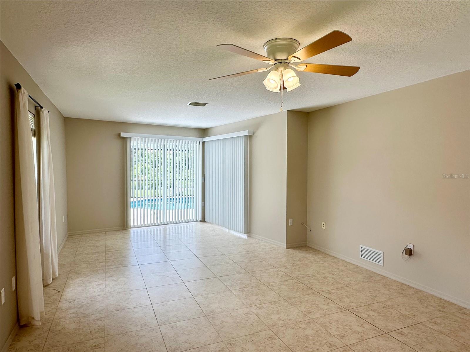 5024 SOUTHERN PINE CIR — photo 30