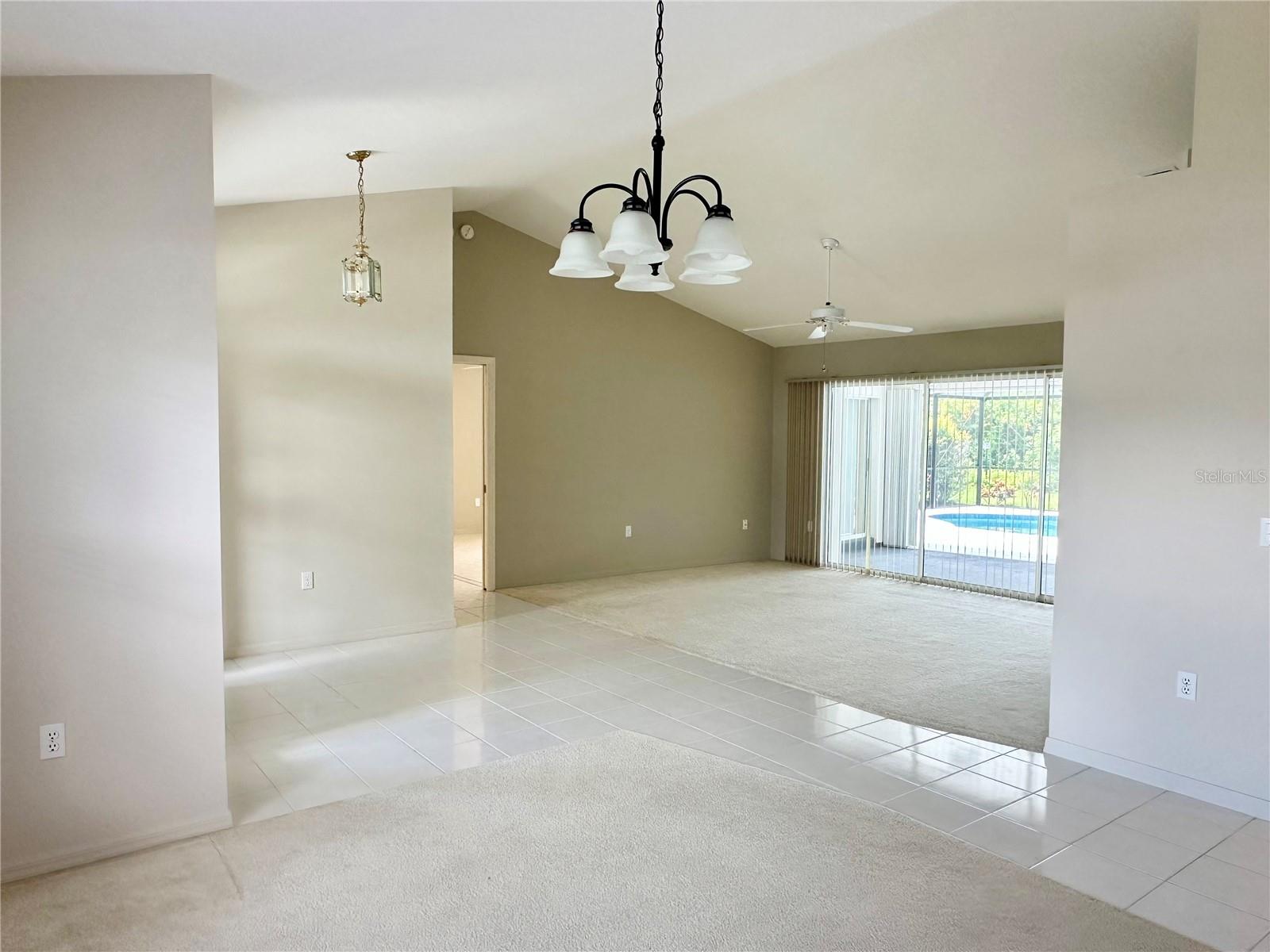 5024 SOUTHERN PINE CIR — photo 15