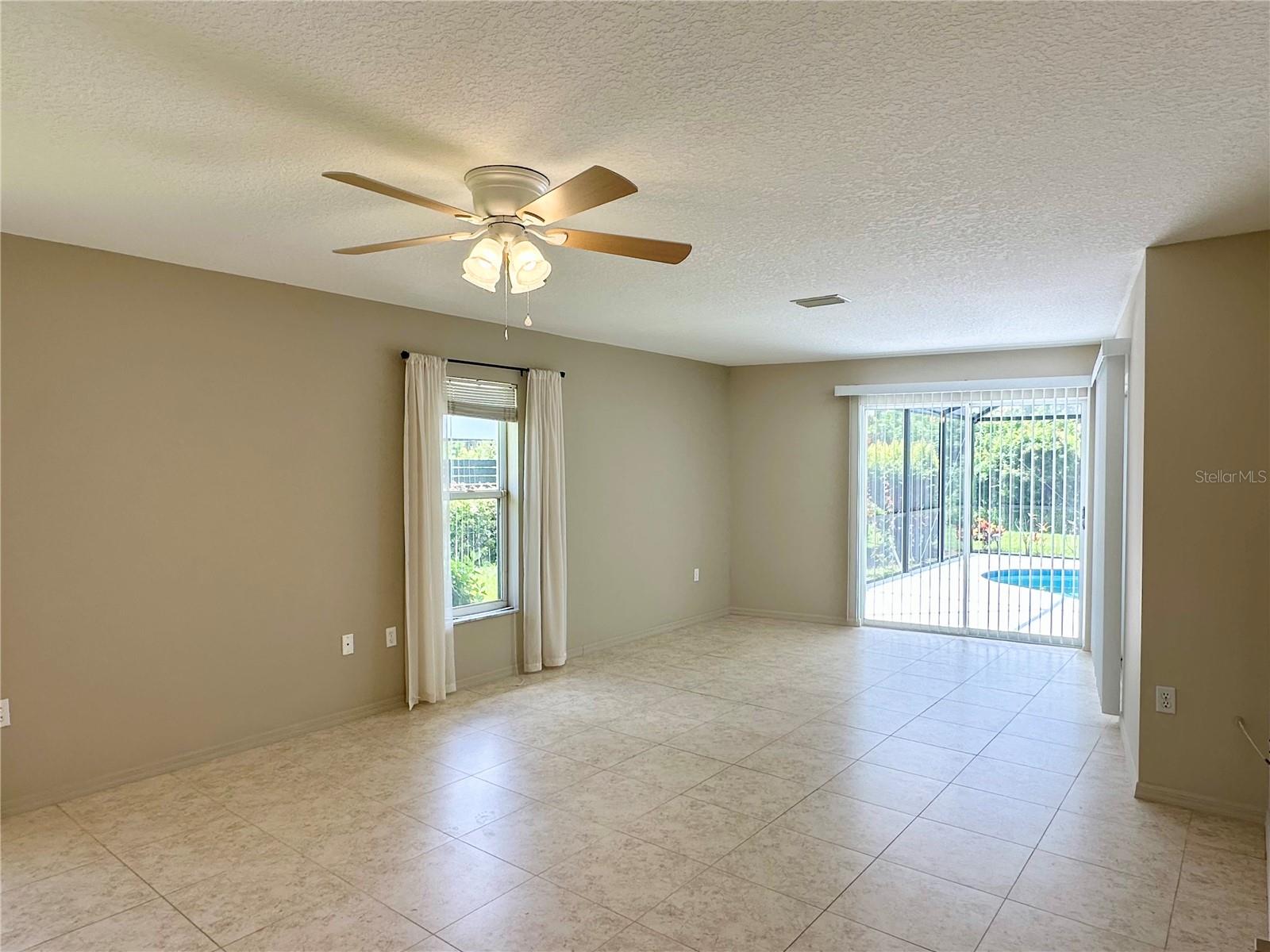 5024 SOUTHERN PINE CIR — photo 31