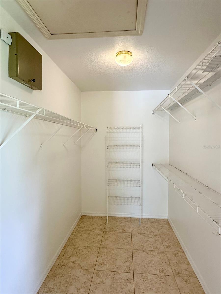 5024 SOUTHERN PINE CIR — photo 44
