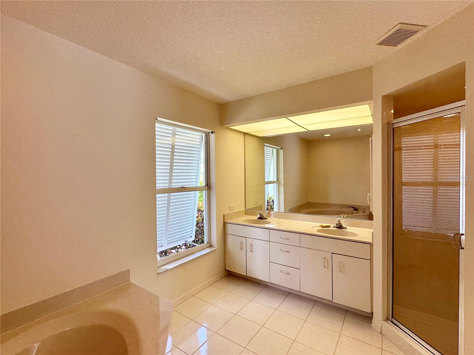5024 SOUTHERN PINE CIR — photo 36