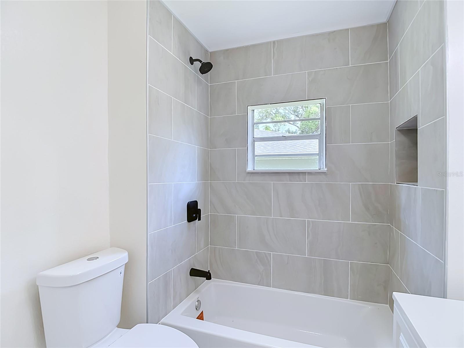 8010 N 13TH ST — photo 23