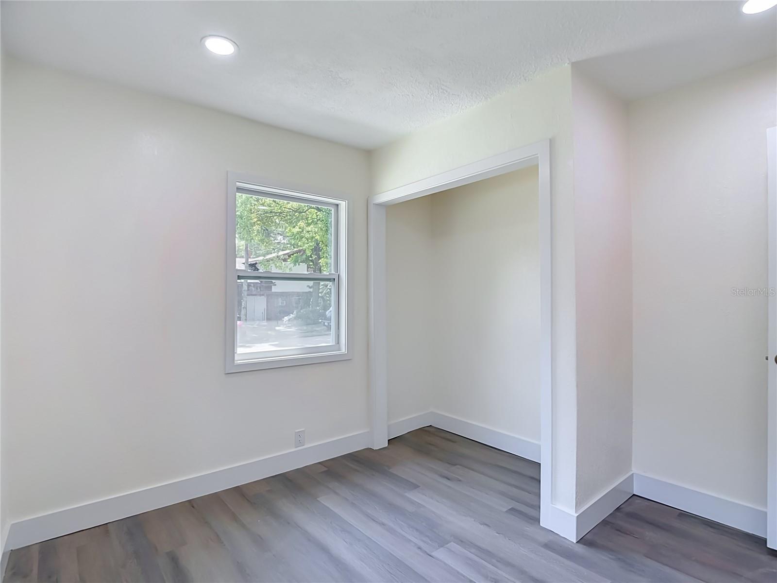 8010 N 13TH ST — photo 21
