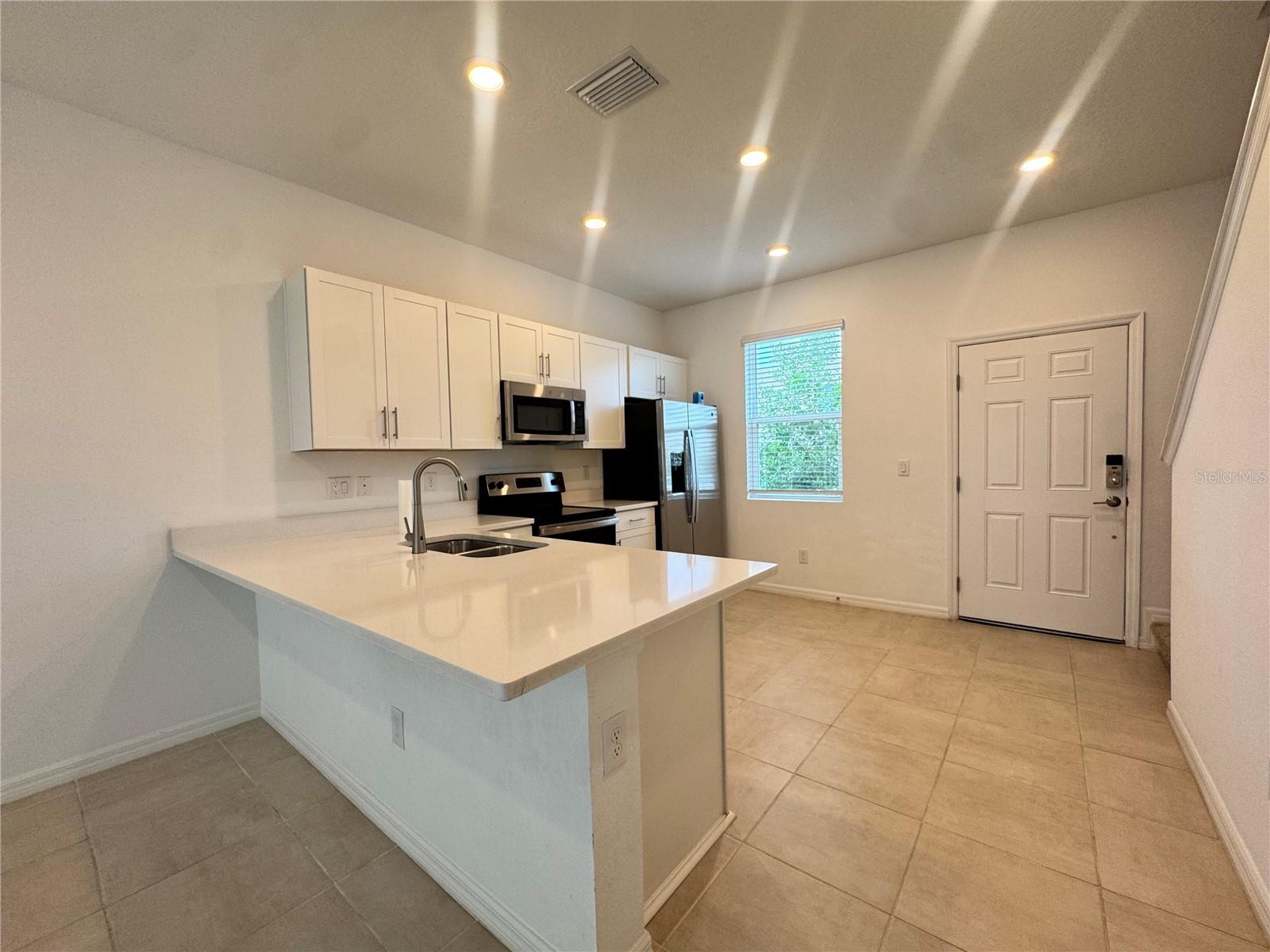 8528 DAYBREAK ST — photo 3