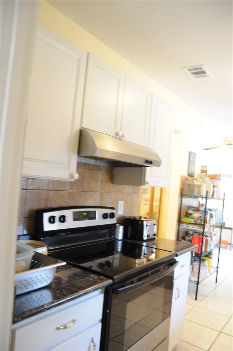 8002 WOODVINE PL — photo 11