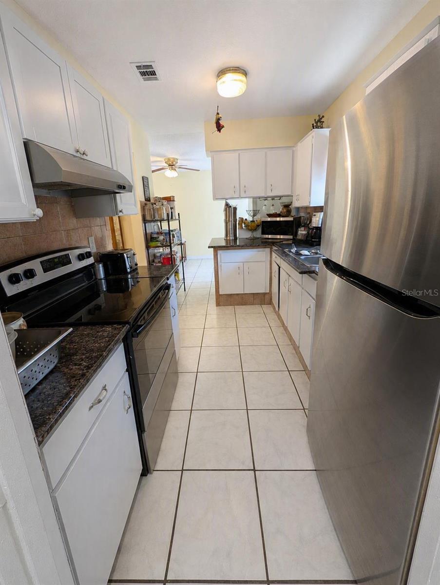 8002 WOODVINE PL — photo 13
