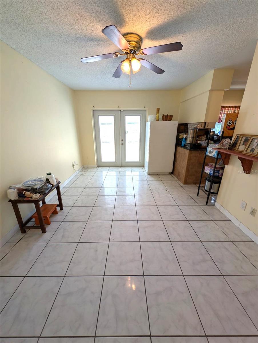 8002 WOODVINE PL — photo 23