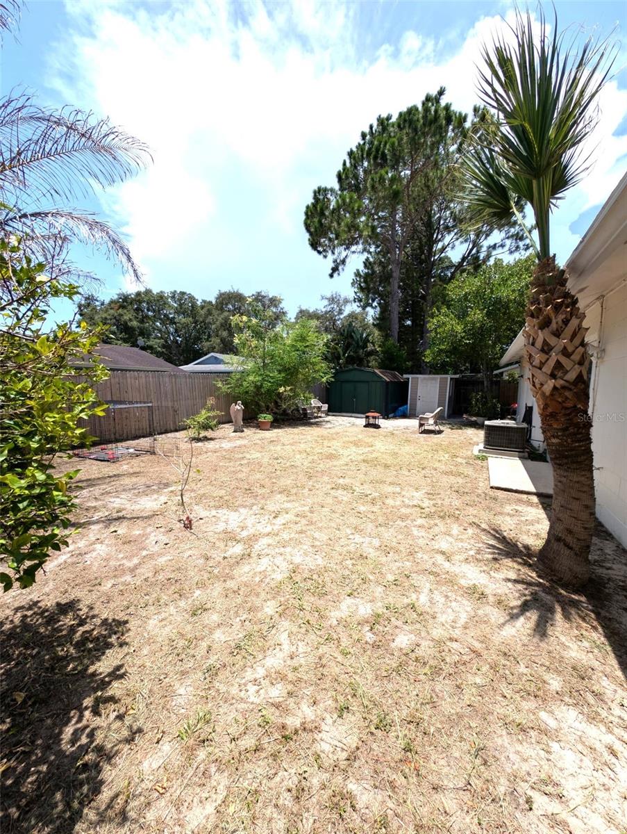 8002 WOODVINE PL — photo 33