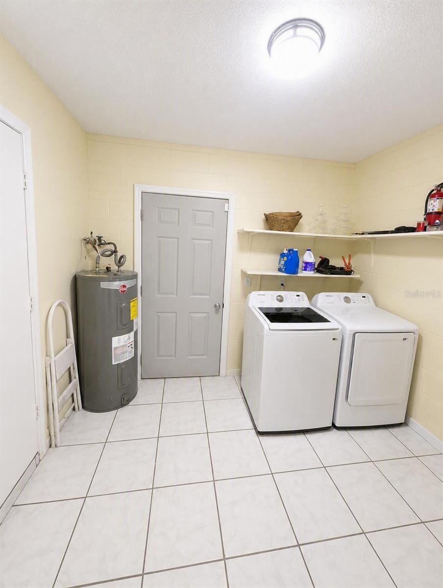 8002 WOODVINE PL — photo 25