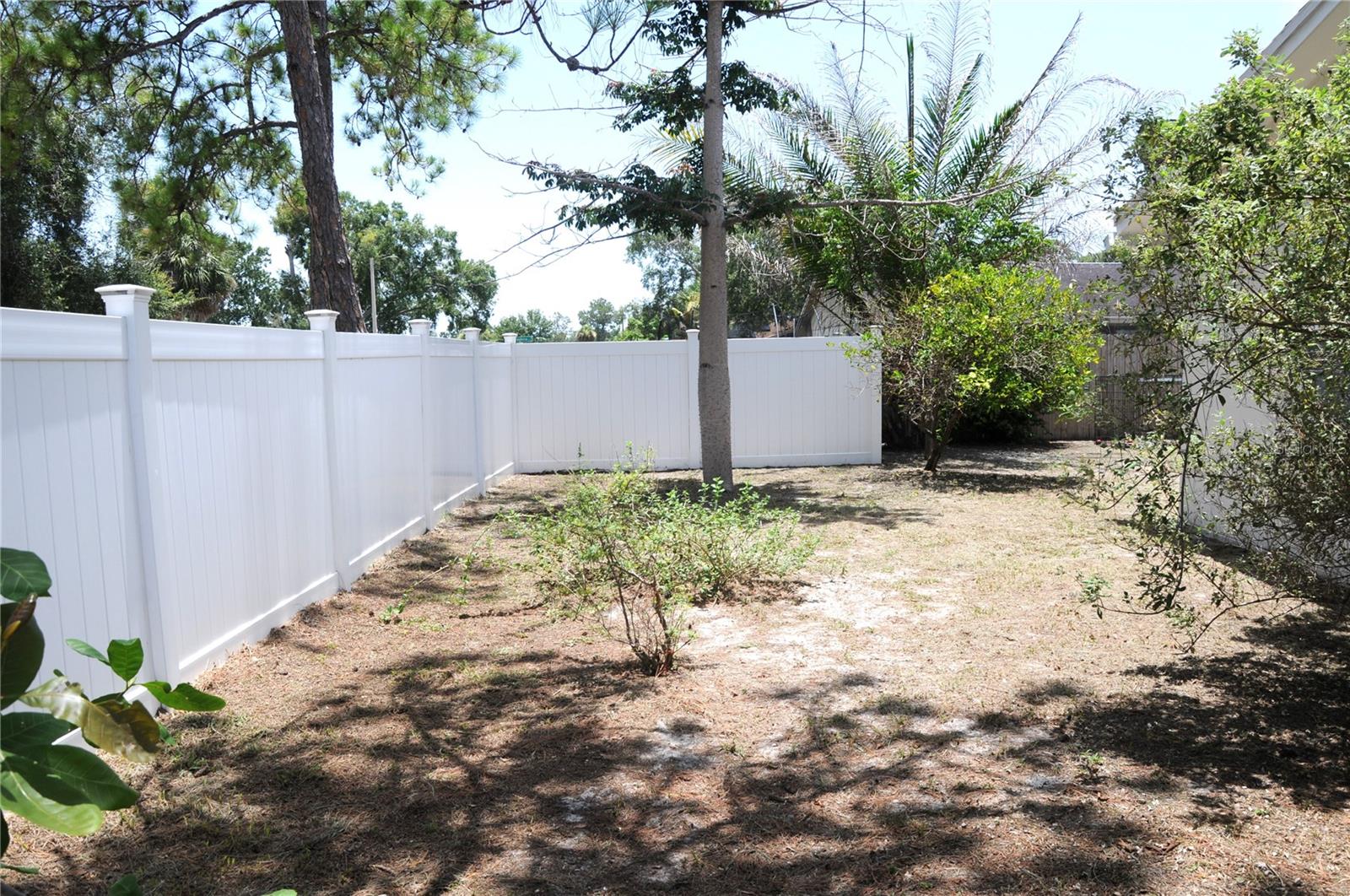 8002 WOODVINE PL — photo 29