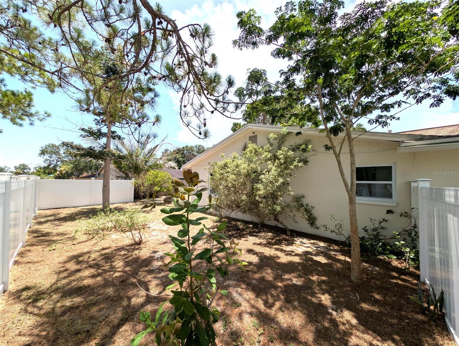 8002 WOODVINE PL — photo 35