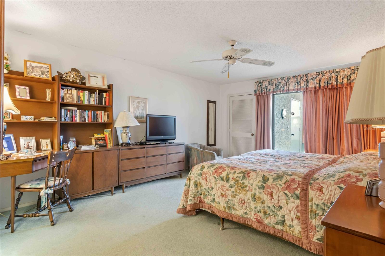 514 SPRING LAKES BLVD — photo 25