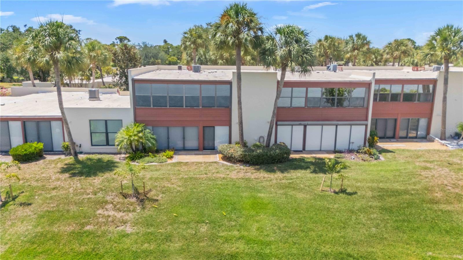 514 SPRING LAKES BLVD — photo 3