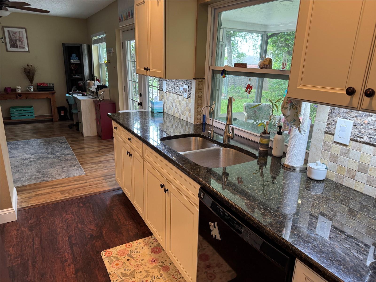 10707 SALAMANCA DR — photo 6