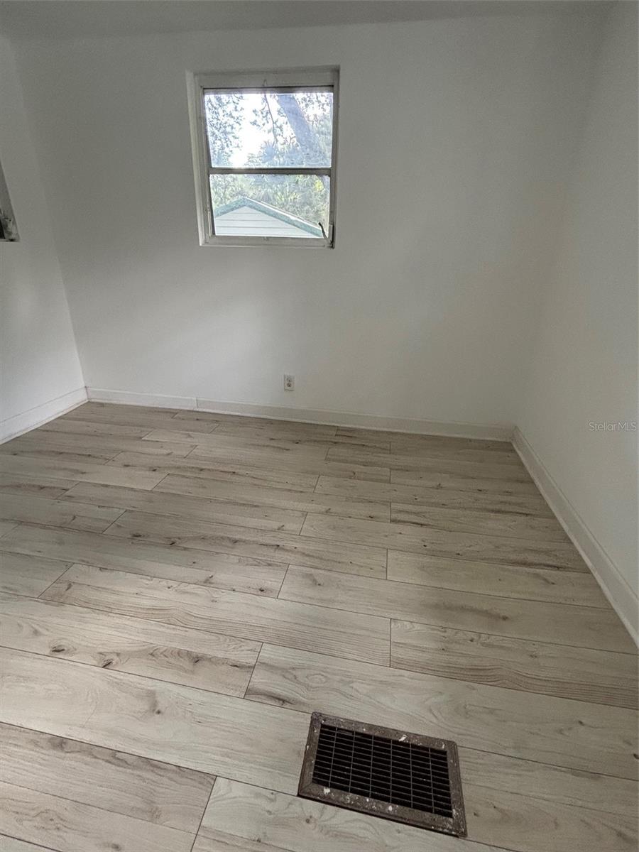 24739 AUDREY RD — photo 11