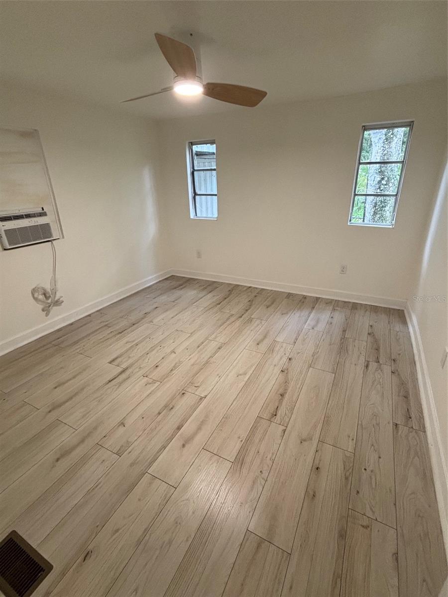 24739 AUDREY RD — photo 7