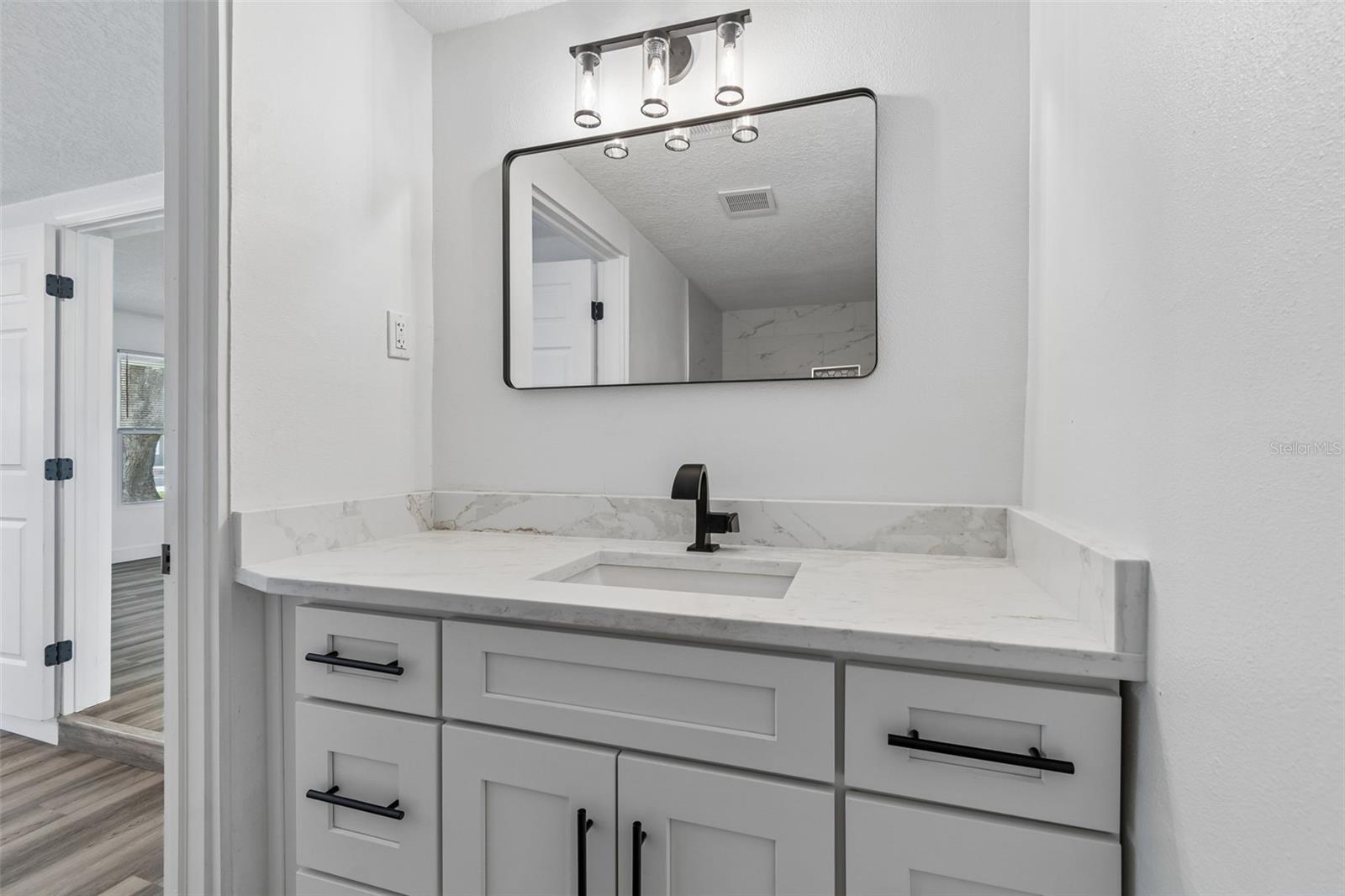 4417 W FAIRVIEW HTS — photo 17