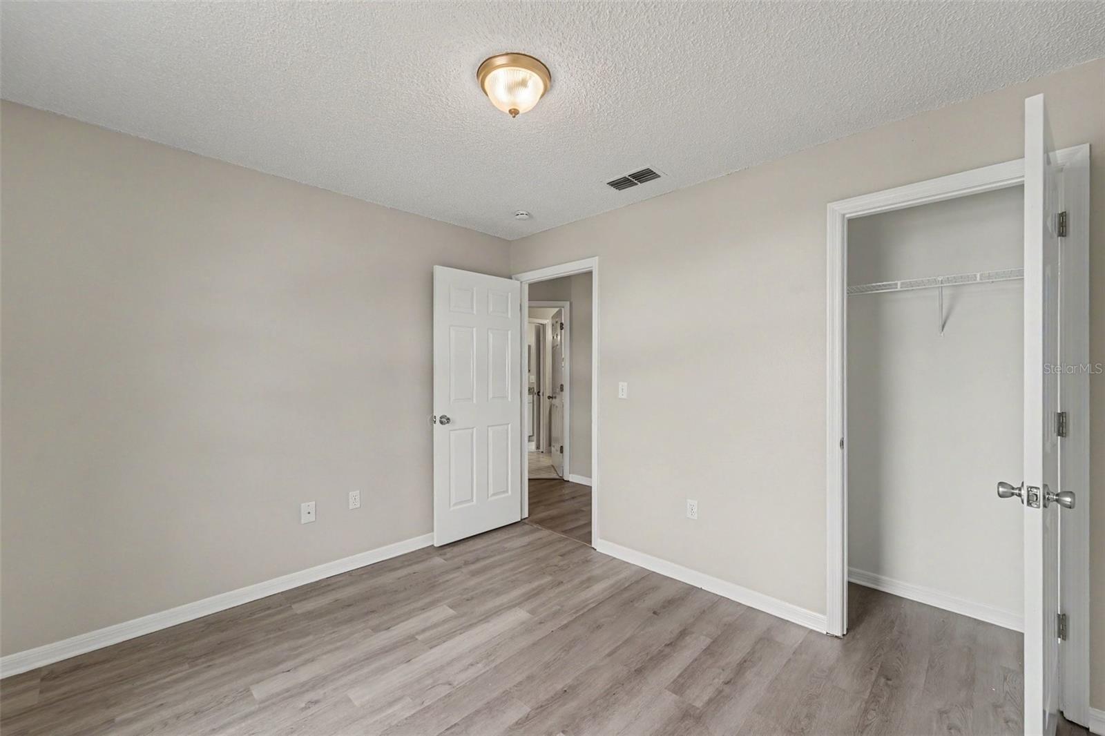 10236 FLAGSHIP AVE — photo 10