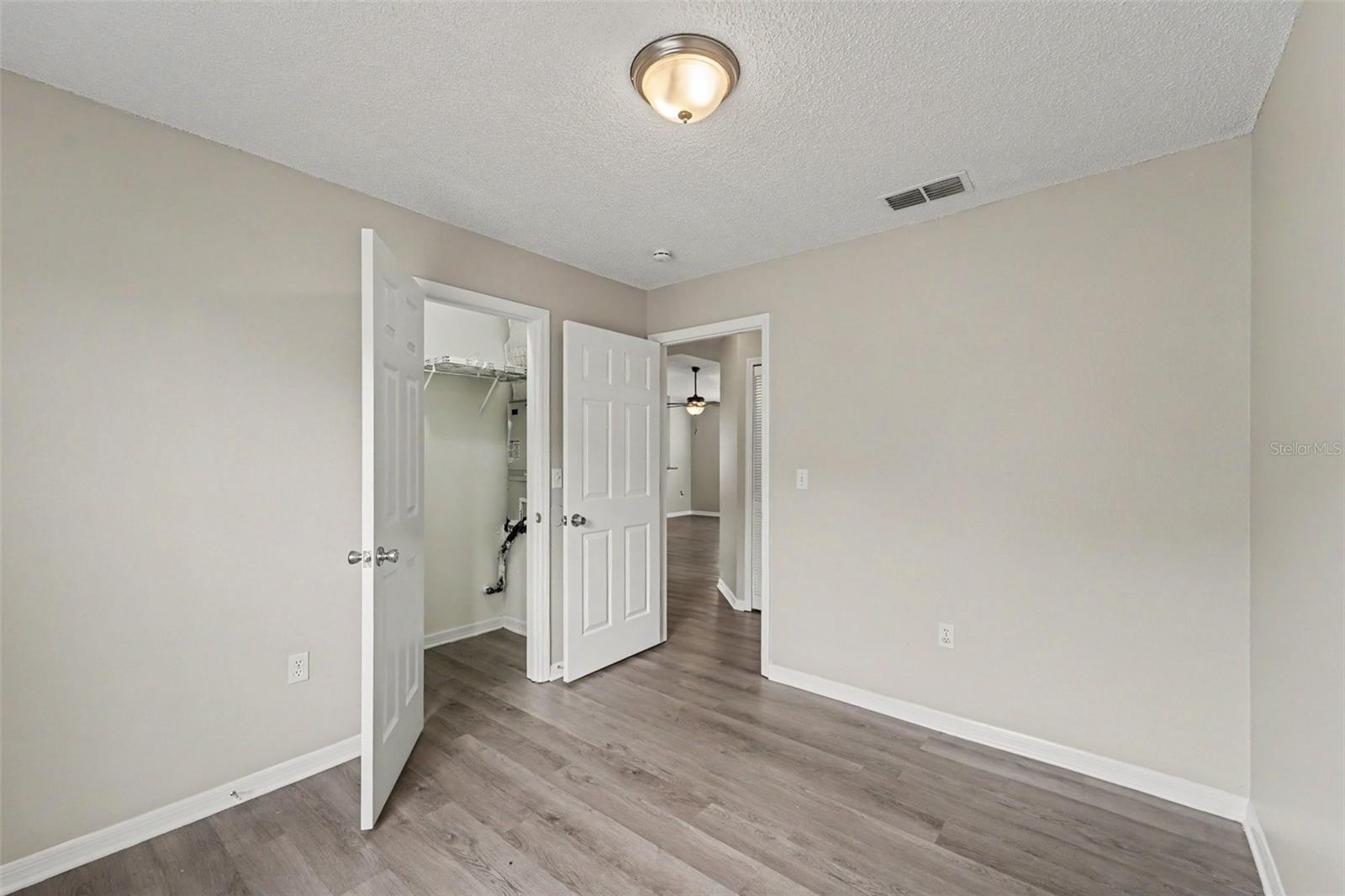 10236 FLAGSHIP AVE — photo 15