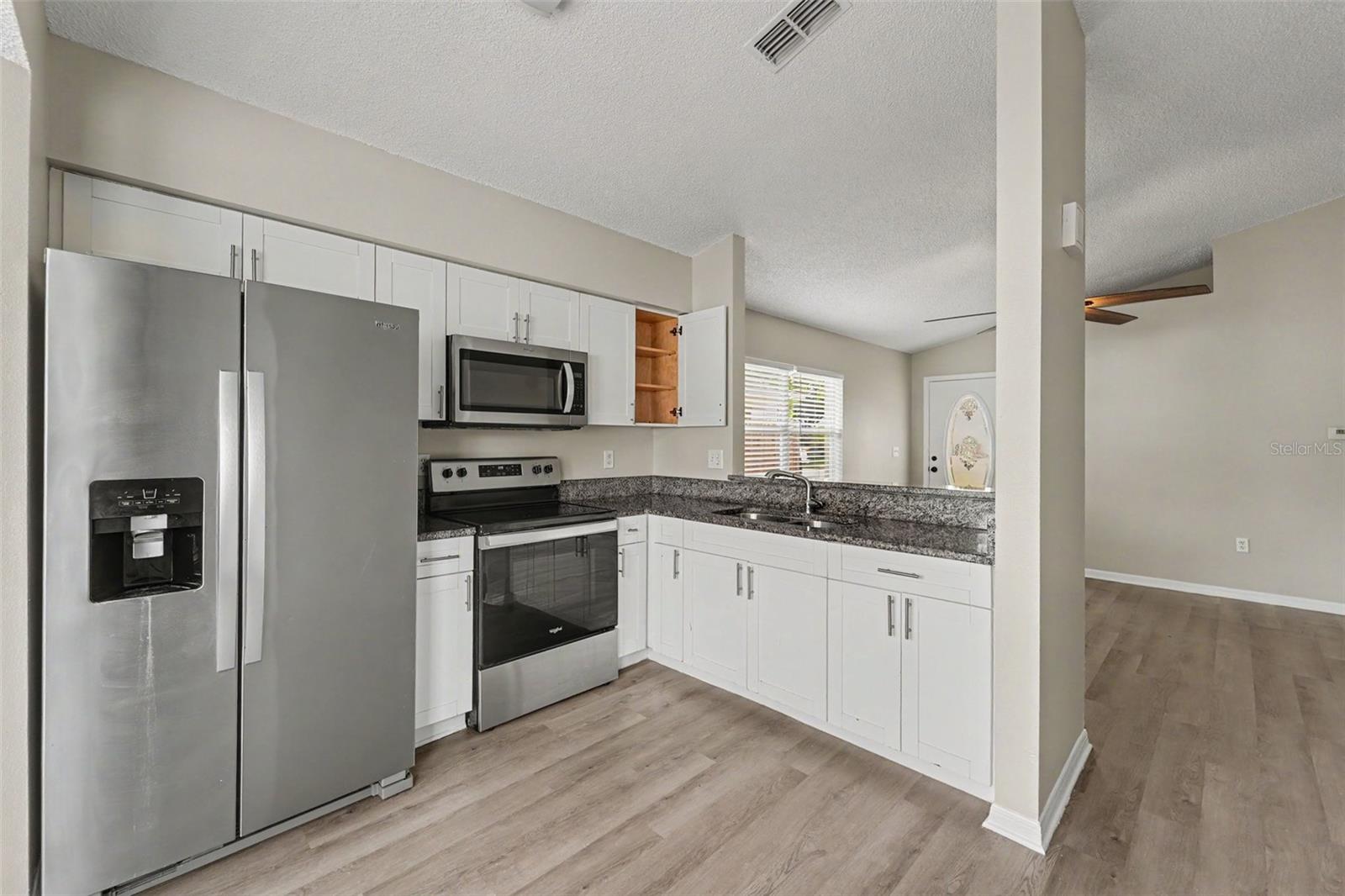10236 FLAGSHIP AVE — photo 6