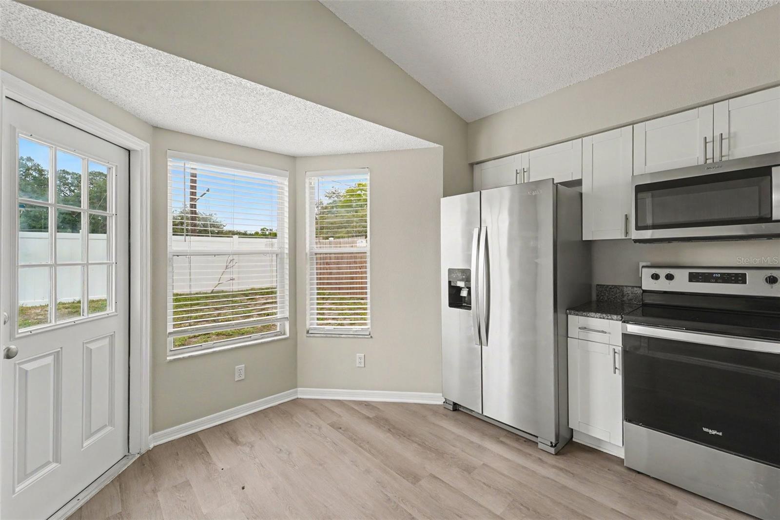 10236 FLAGSHIP AVE — photo 8