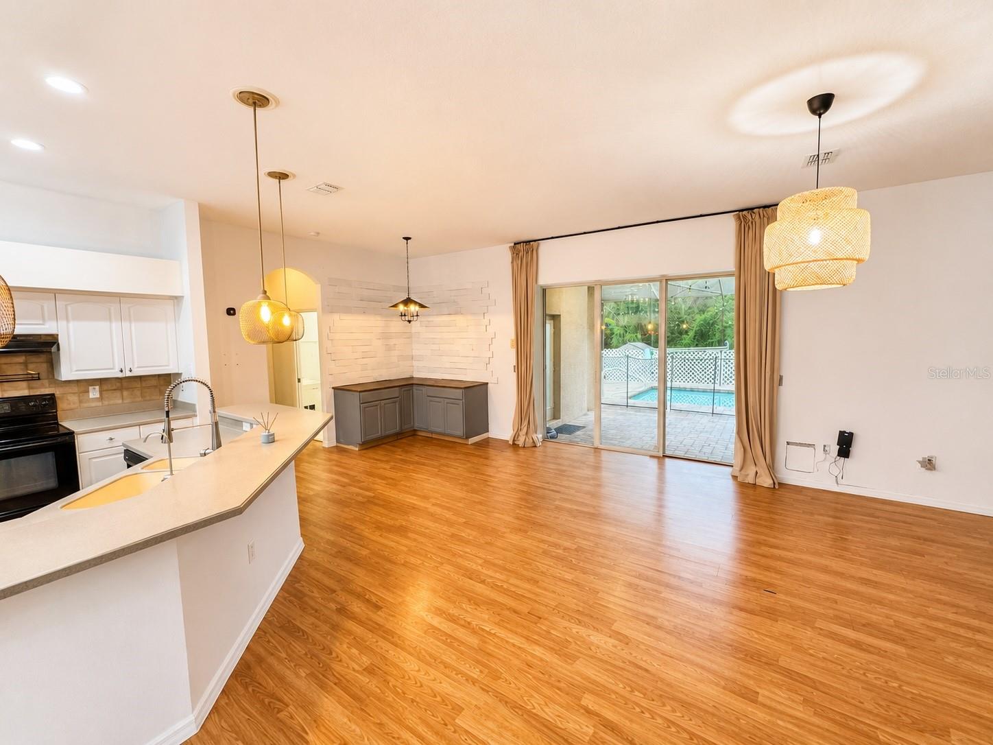 12716 BALSAM AVE — photo 5