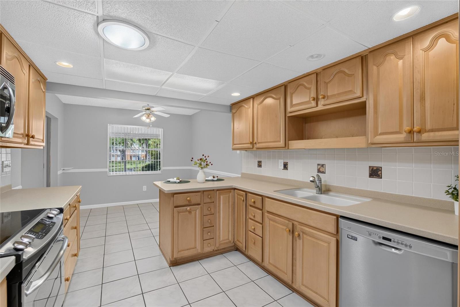 1244 W DEL WEBB BLVD — photo 14