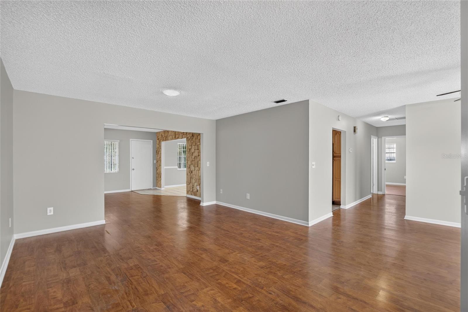 1244 W DEL WEBB BLVD — photo 5